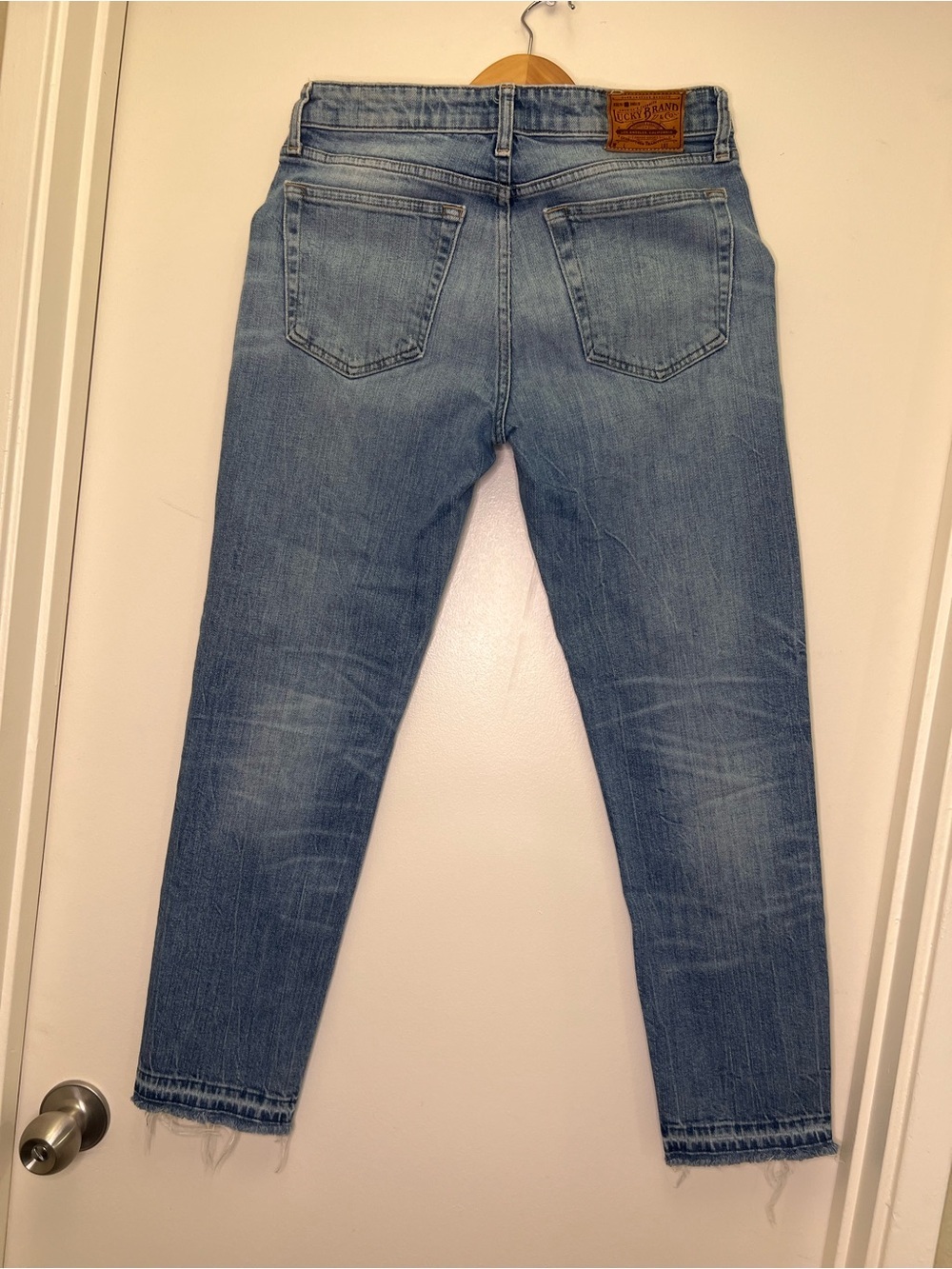 Lucky Brand Sienna Slim Boyfriend Jeans Candiani Denim Raw Hem Light Wash - Picture 6 of 11